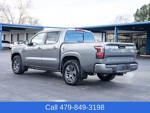 Used 2025 Nissan Frontier SV w/ SV Convenience Package image 3