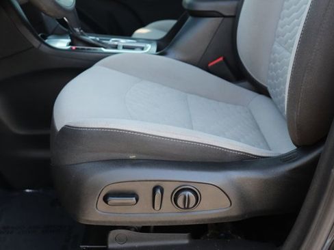 Used 2020 Chevrolet Equinox LT FWD image 9