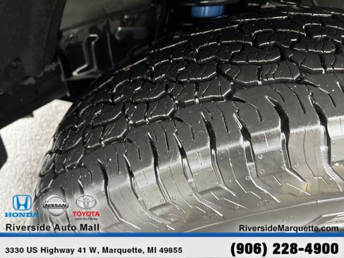 Used 2024 Toyota Tacoma TRD Off-Road AWD/4WD image 12