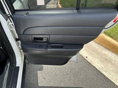 Used 2010 Ford Crown Victoria Police Interceptor image 9