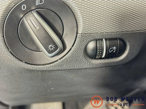 Used 2016 Volkswagen Jetta SE FWD image 12