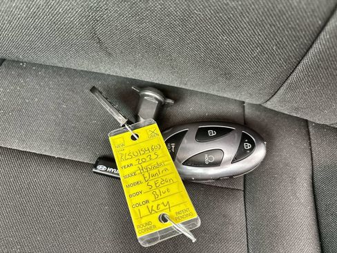 Certified 2025 Hyundai Elantra Hybrid FWD image 26