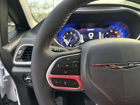 New 2026 Chrysler Pacifica Select image 14