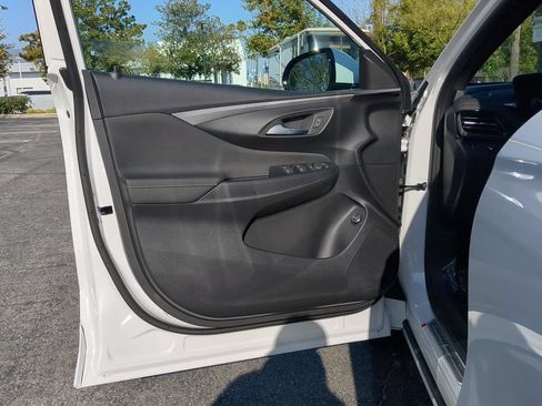 New 2026 Buick Envista Avenir FWD image 11