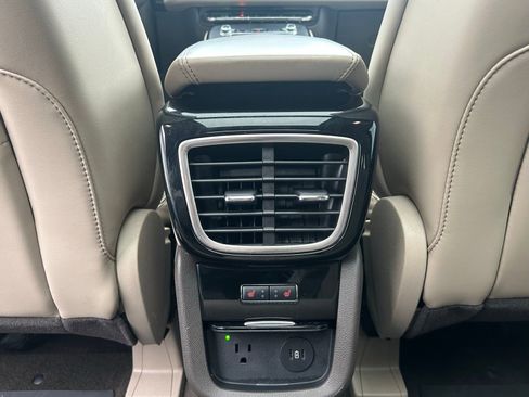 Used 2023 Lincoln Nautilus Reserve AWD/4WD image 25