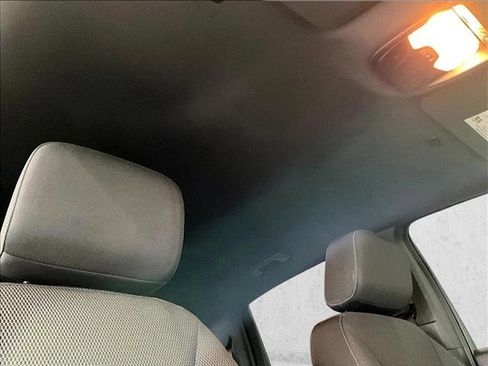 Used 2023 Chevrolet Colorado LT w/ LT Convenience Package RWD image 17
