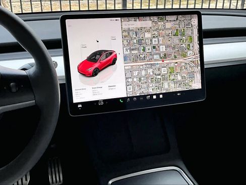 Used 2023 Tesla Model Y Performance image 6