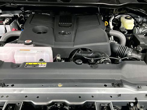 New 2026 Toyota Tundra Limited AWD/4WD image 16