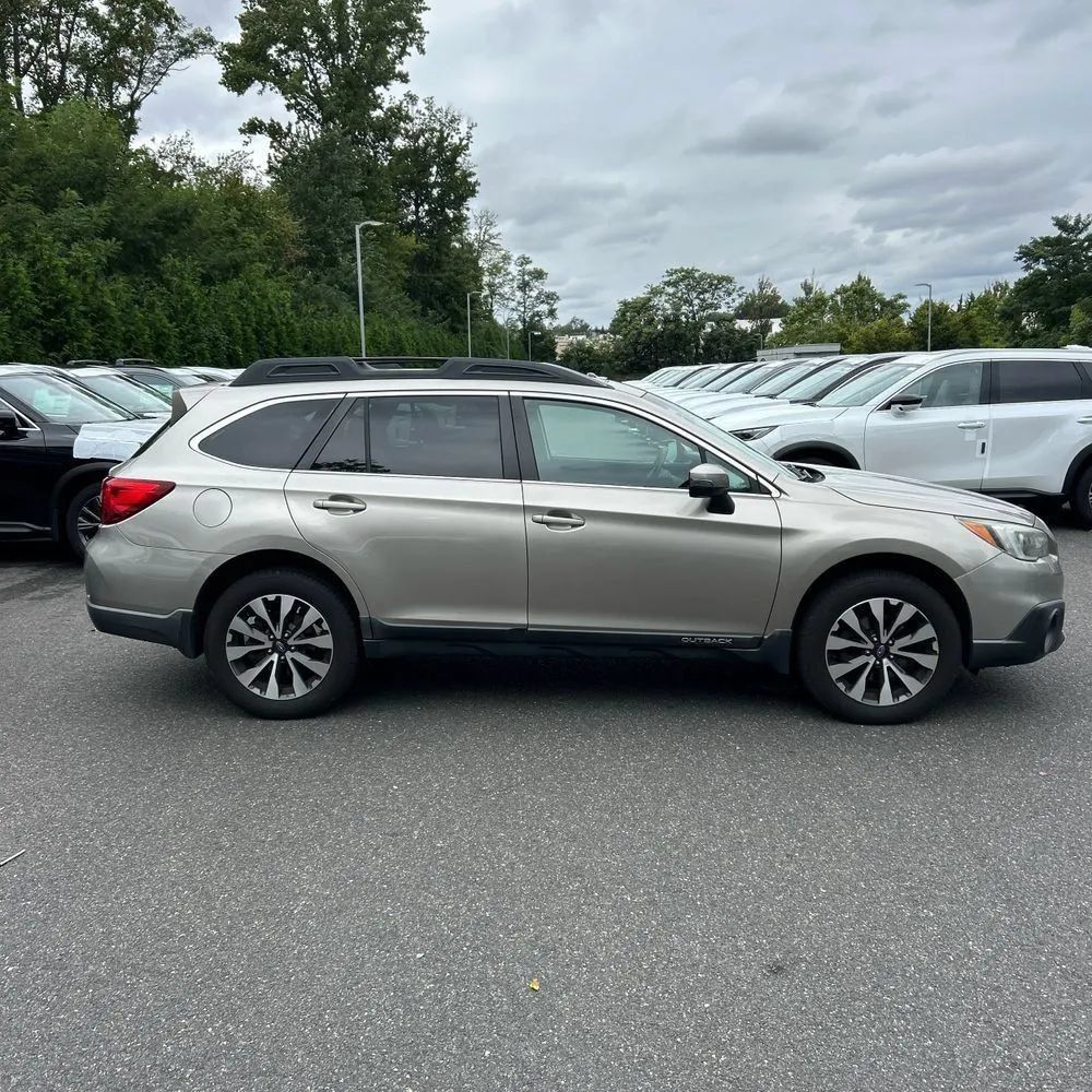 Used 2017 Subaru Outback 2.5i Limited AWD/4WD image 10