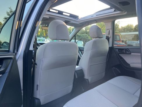 Used 2017 Subaru Forester 2.5i Premium image 13