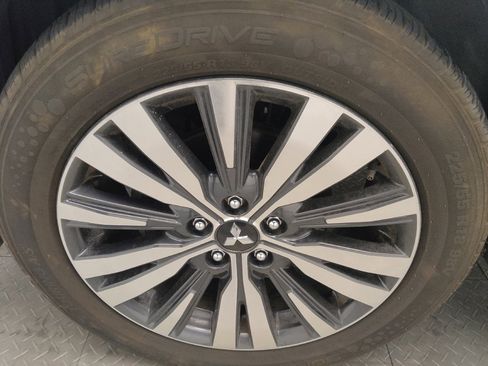 Used 2019 Mitsubishi Outlander SE image 31