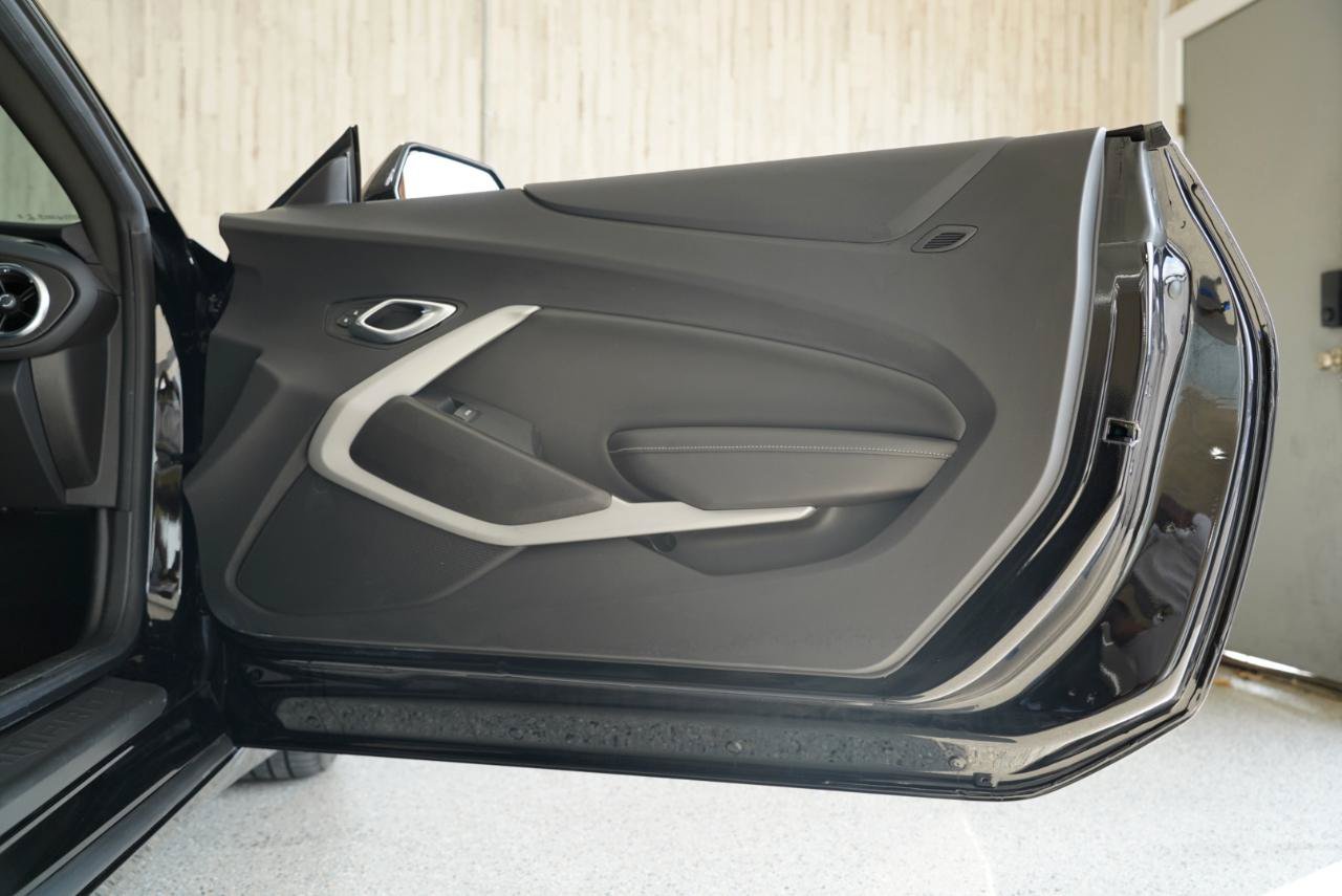 Used 2022 Chevrolet Camaro SS RWD image 31