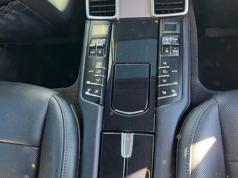 Used 2016 Porsche Panamera 4S image 35