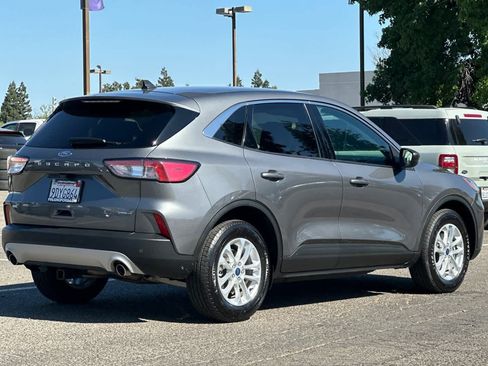 Used 2022 Ford Escape SE AWD/4WD image 2