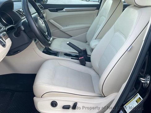 Used 2018 Volkswagen Passat 2.0T SE FWD image 7