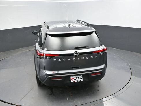 Used 2025 Nissan Pathfinder SV FWD image 30