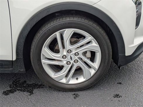 Used 2023 Chevrolet Bolt LT image 11