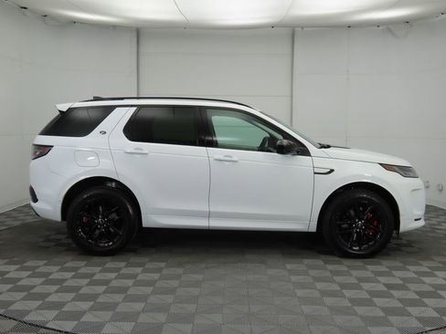 Used 2025 Land Rover Discovery Sport S image 4