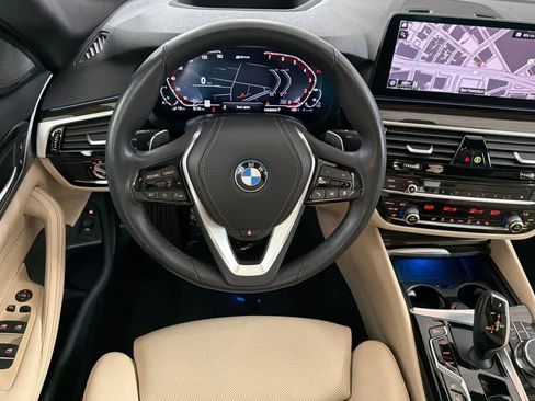 Used 2023 BMW 530e xDrive w/ Premium Package AWD/4WD image 14