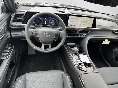 New 2025 Toyota Crown Signia image 10