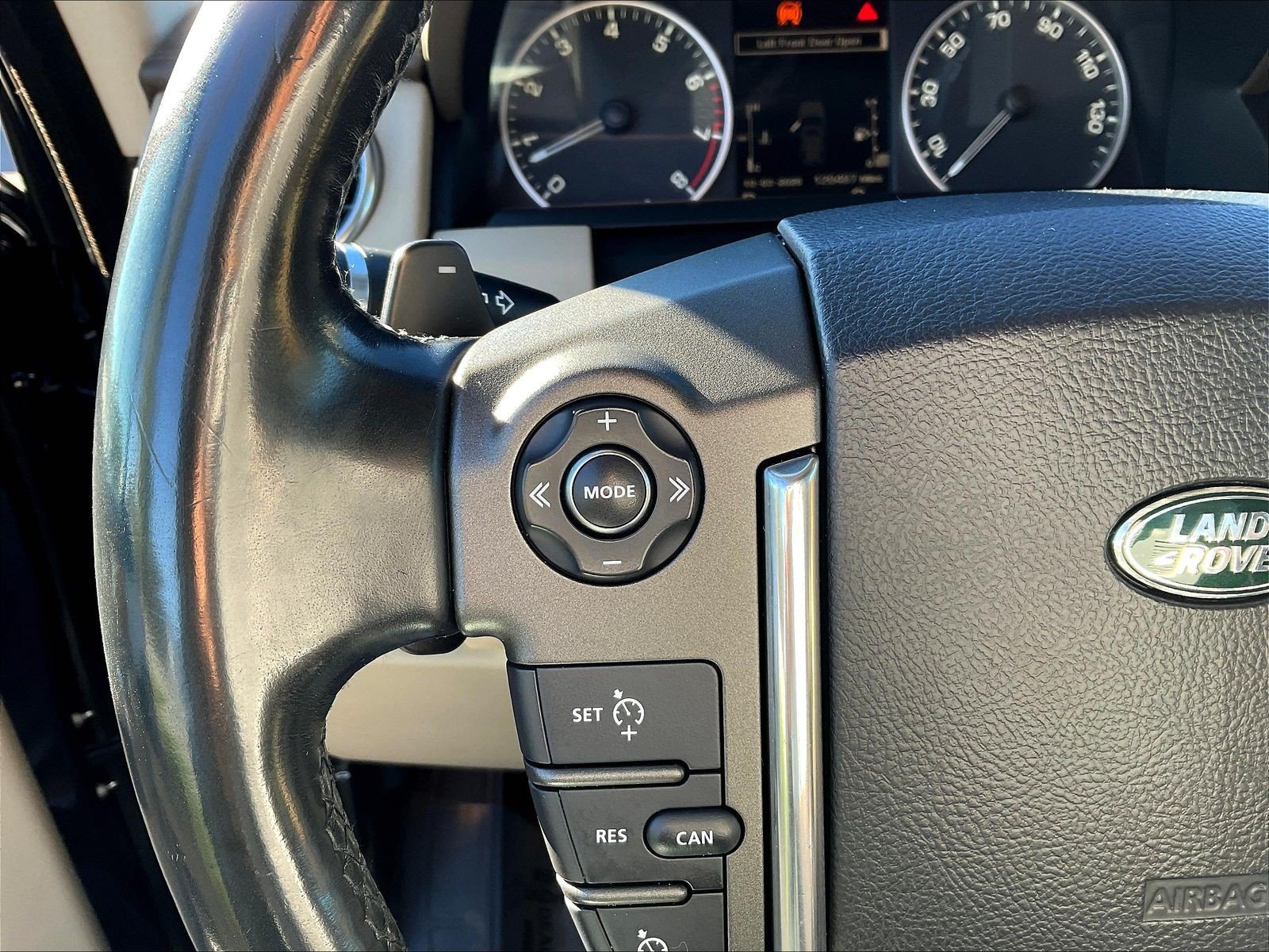 Used 2014 Land Rover LR4 HSE LUX AWD/4WD image 11