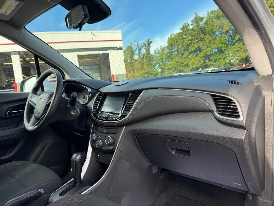 Used 2017 Chevrolet Trax LS AWD/4WD image 20