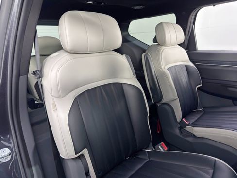 Used 2024 Kia EV9 GT-Line image 41