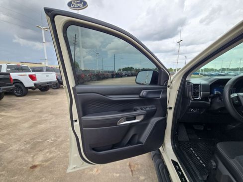 Used 2025 Ford Ranger XLT w/ Convenience Package RWD image 14