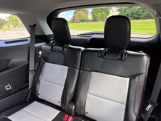 Certified 2023 Ford Explorer XLT w/ Equipment Group 202A AWD/4WD image 25