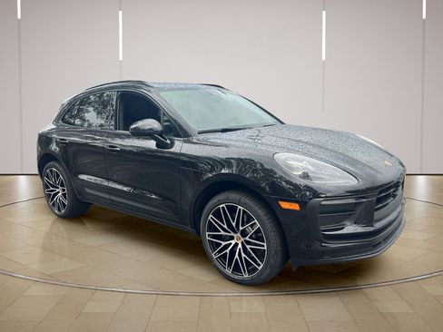 New 2026 Porsche Macan AWD/4WD image 9