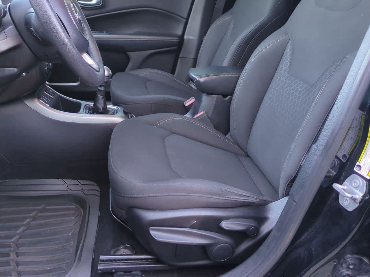 Used 2018 Jeep Compass Sport FWD image 14