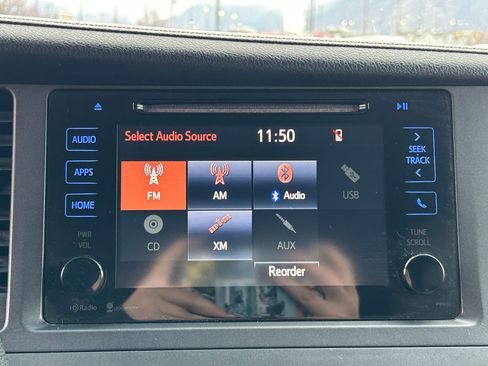 Used 2015 Toyota Sienna XLE image 18