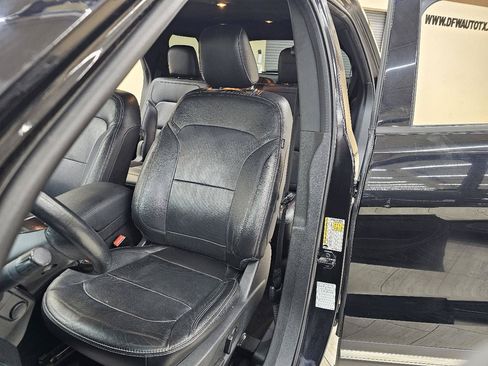 Used 2019 Ford Explorer Limited w/ Class III Trailer Tow Package FWD image 17