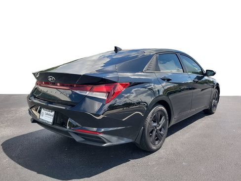 Used 2022 Hyundai Elantra SEL FWD image 3