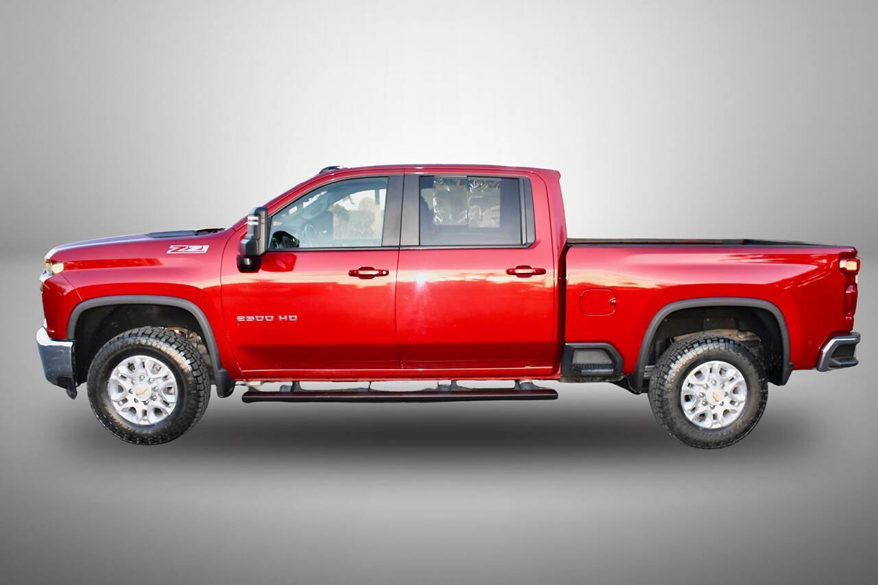 Used 2022 Chevrolet Silverado 2500 LT w/ Convenience Package AWD/4WD image 4