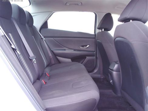 Used 2024 Hyundai Elantra SEL FWD image 7