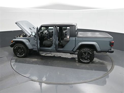 Used 2024 Jeep Gladiator Sport image 46