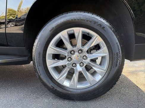 Certified 2025 Chevrolet Suburban Premier image 18