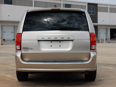 Used 2015 Dodge Grand Caravan SE FWD image 7