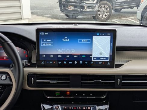 Used 2025 Lincoln Corsair FWD image 18