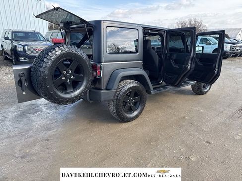Used 2017 Jeep Wrangler Unlimited Sport image 31