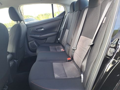 Certified 2025 Nissan Sentra SR FWD image 18
