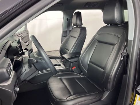 Used 2024 Ford Explorer XLT w/ Equipment Group 202A image 19