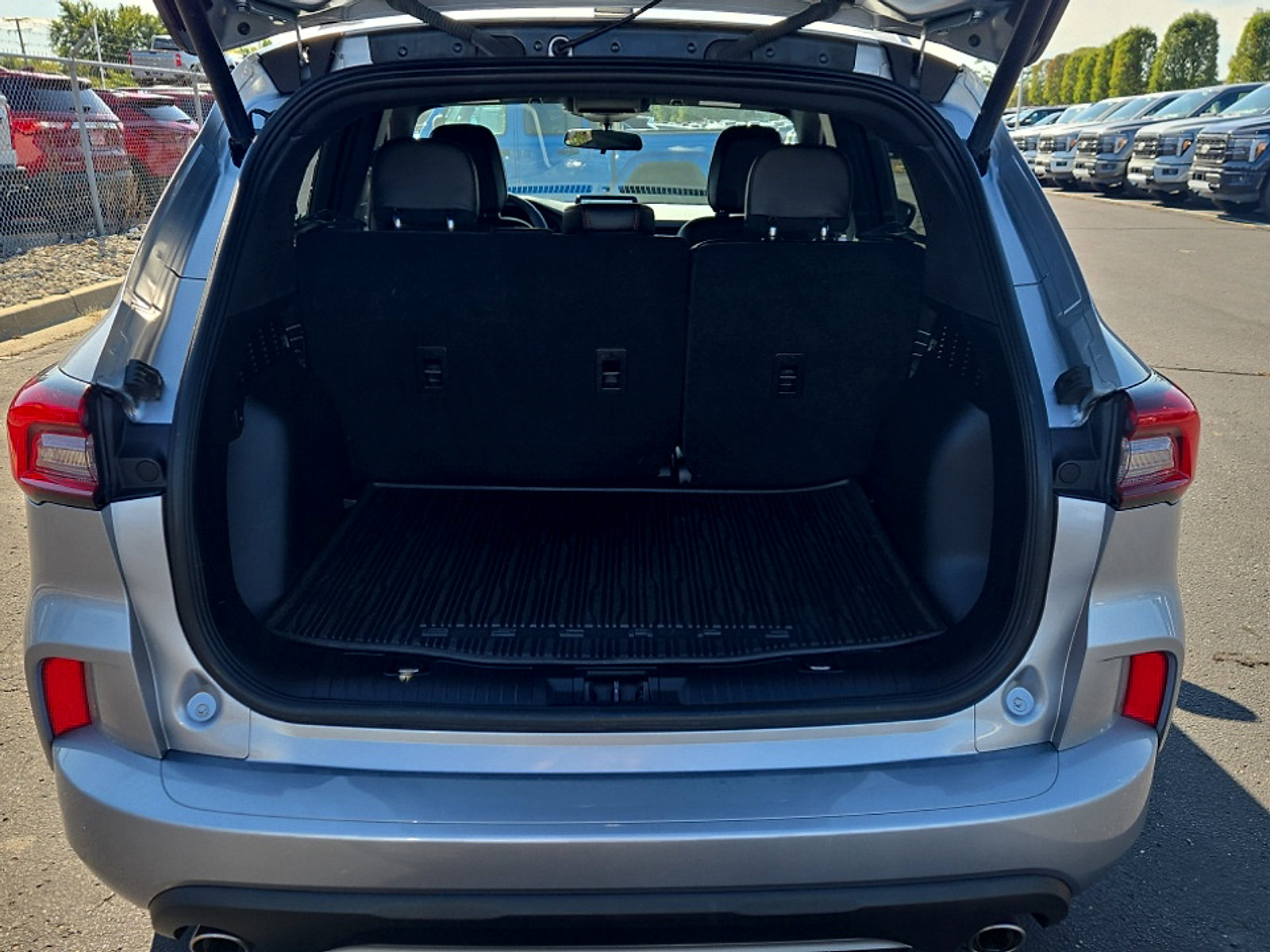 Used 2023 Ford Escape ST-Line AWD/4WD image 23