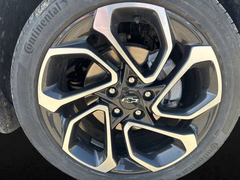 Used 2025 Chevrolet Trax RS w/ Driver Confidence Package FWD image 11