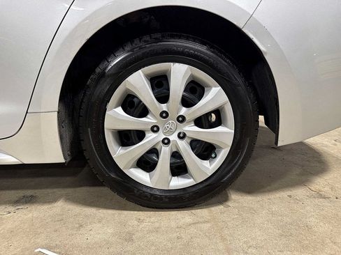 Used 2022 Toyota Corolla LE FWD image 10