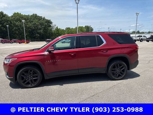 Used 2020 Chevrolet Traverse LT FWD image 4