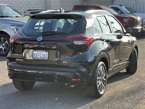 Used 2021 Nissan Kicks SV image 4