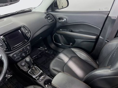 Used 2018 Jeep Compass Limited w/ Navigation Group AWD/4WD image 23