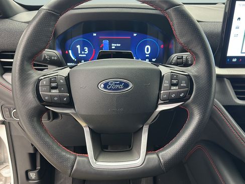 Used 2025 Ford Explorer ST-Line w/ ST-Line Street Pack AWD/4WD image 16